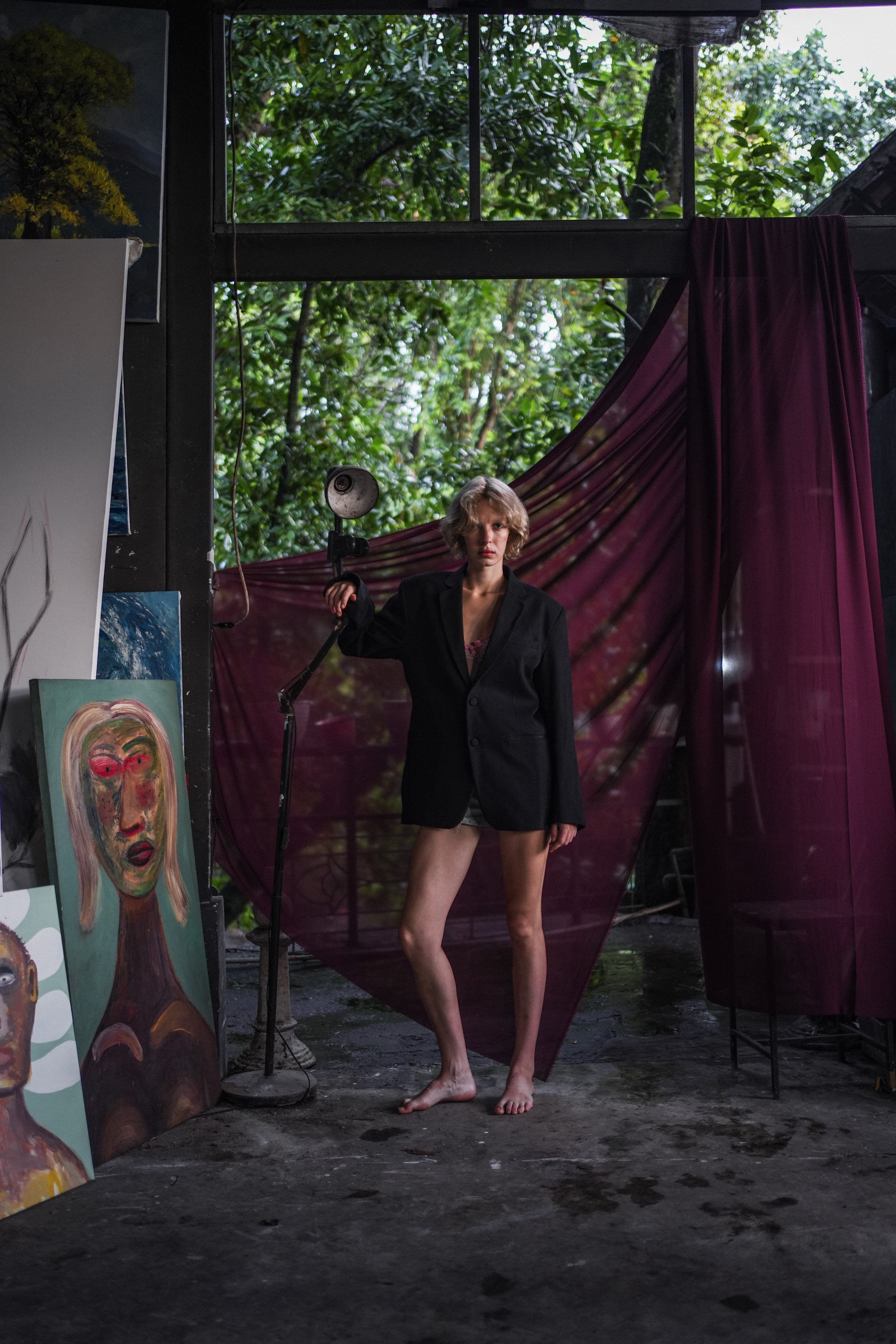 "Coincidencia?" Denim Blazer - Punta Loca Elevate your ensemble with the "Coincidencia?" Oversized Blazer, a harmonious blend of Punta Loca's signature tailoring and the artistic genius of @basugiart. Crafted from premium black denim, this blazer showcases pronounced shoulders, peak lapels, and functional flap pockets. Each blazer becomes a canvas, adorned with hand-painted figures that echo the vibrancy of street art. 